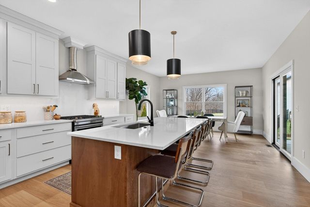 7091 SPRING CREEK Drive, Bettendorf, IA 52722