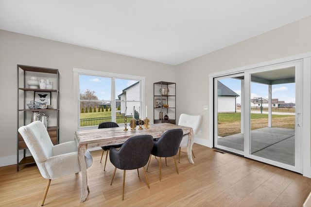 7091 SPRING CREEK Drive, Bettendorf, IA 52722