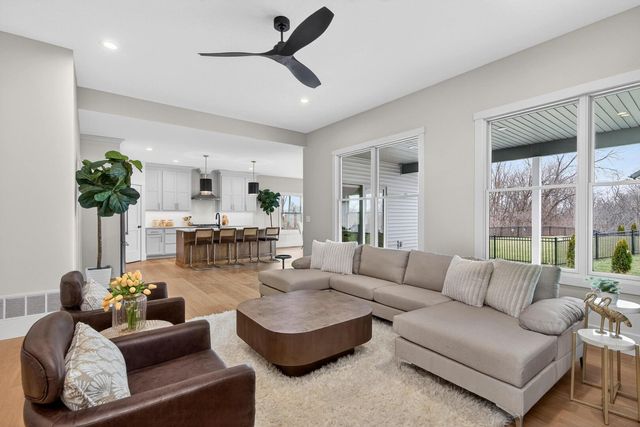 7091 SPRING CREEK Drive, Bettendorf, IA 52722