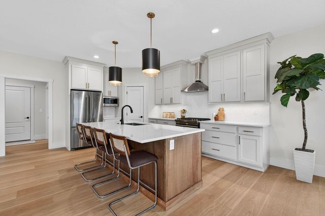 7091 SPRING CREEK Drive, Bettendorf, IA 52722