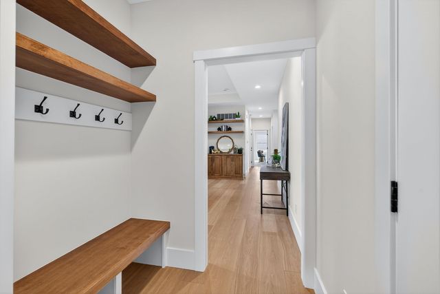 7091 SPRING CREEK Drive, Bettendorf, IA 52722