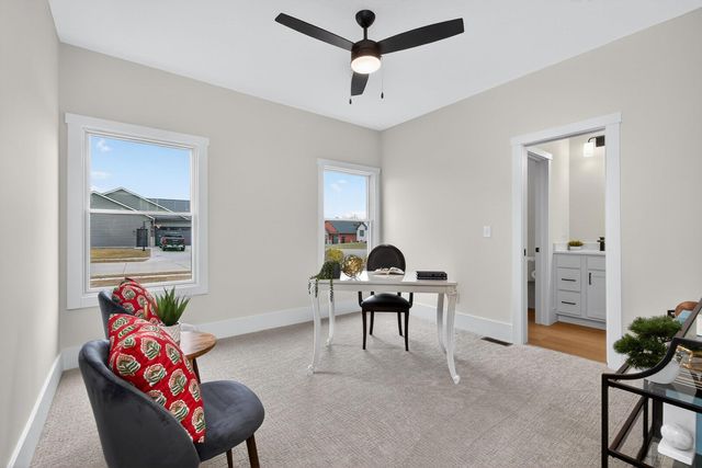 7091 SPRING CREEK Drive, Bettendorf, IA 52722