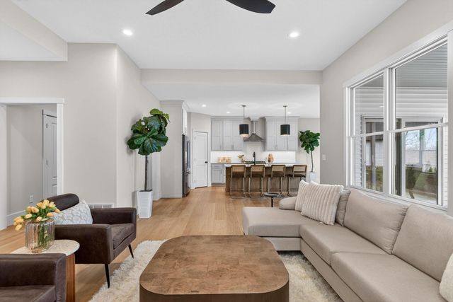 7091 SPRING CREEK Drive, Bettendorf, IA 52722