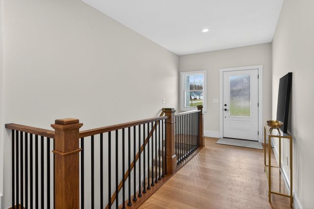 7091 SPRING CREEK Drive, Bettendorf, IA 52722