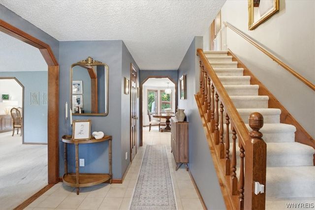 110 Londonderry Lane, Amherst, NY 14068