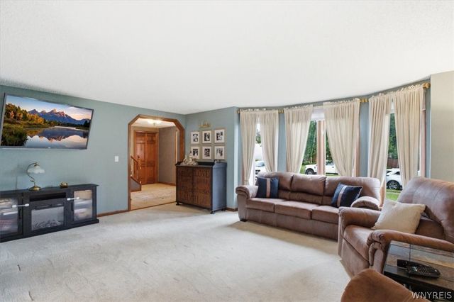 110 Londonderry Lane, Amherst, NY 14068
