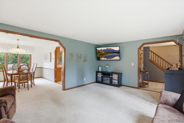 110 Londonderry Lane, Amherst, NY 14068