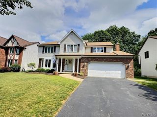 110 Londonderry Lane, Amherst, NY 14068