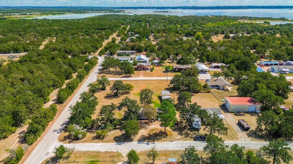 103 Mohawk Trail, Somerville, TX 77879