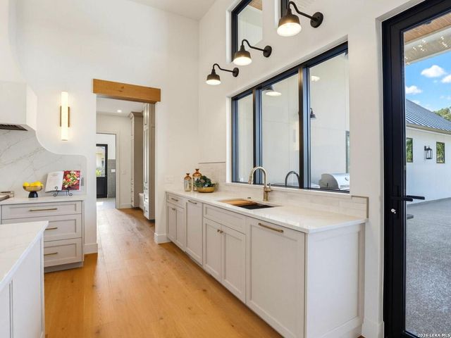 11221 Ensor, Boerne, TX 78006