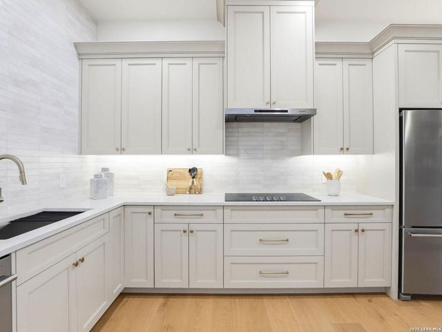 11221 Ensor, Boerne, TX 78006