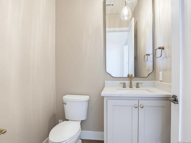 11221 Ensor, Boerne, TX 78006