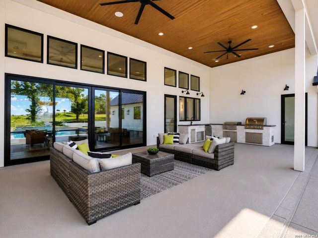 11221 Ensor, Boerne, TX 78006