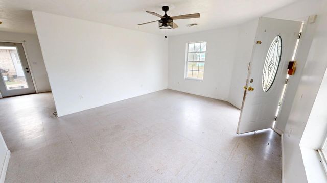308 Coffee St, Dequincy, LA 70633