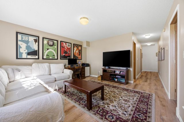 1903 58 Avenue S, Fargo, ND 58104