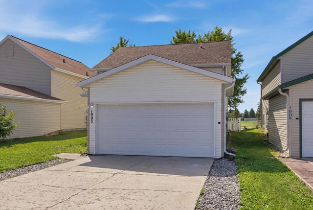 1903 58 Avenue S, Fargo, ND 58104