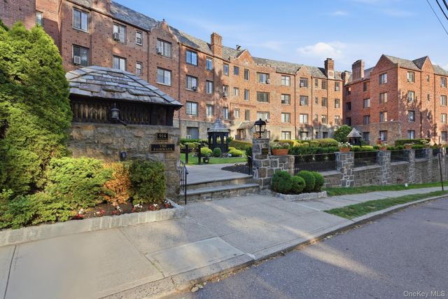 914 Wynnewood Road LL1, Pelham, NY 10803