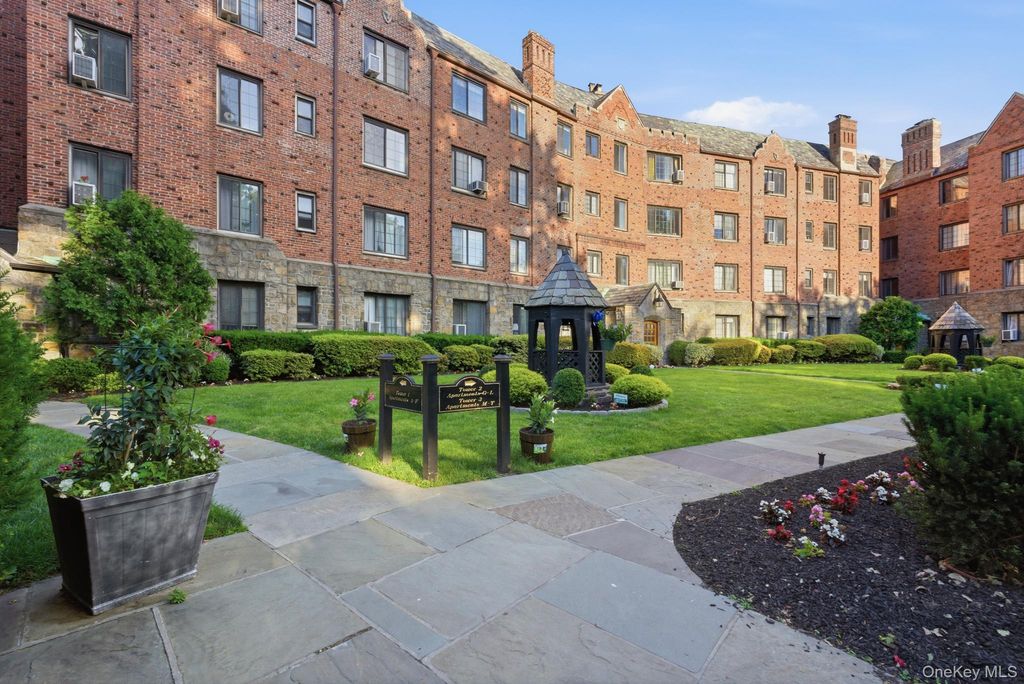 914 Wynnewood Road LL1, Pelham, NY 10803