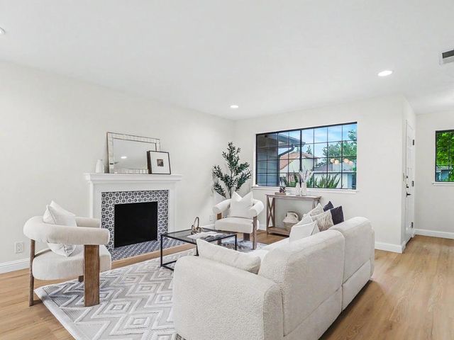 435 Cypress Avenue, Santa Clara, CA 95050