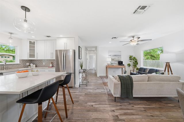 1317 Corona DR, Austin, TX 78723