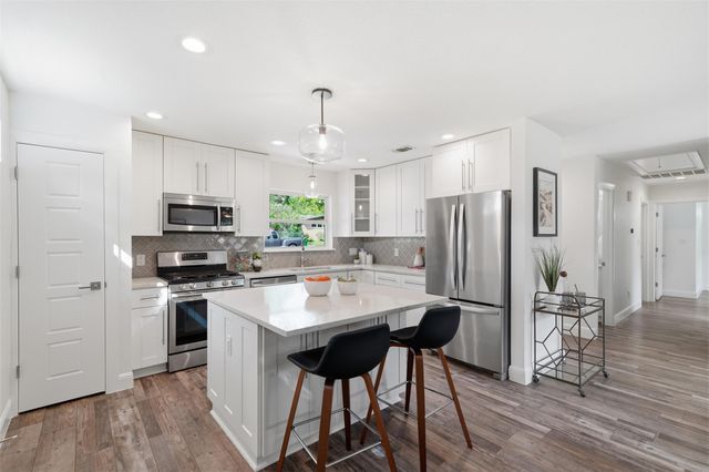 1317 Corona DR, Austin, TX 78723