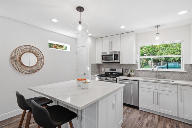 1317 Corona DR, Austin, TX 78723