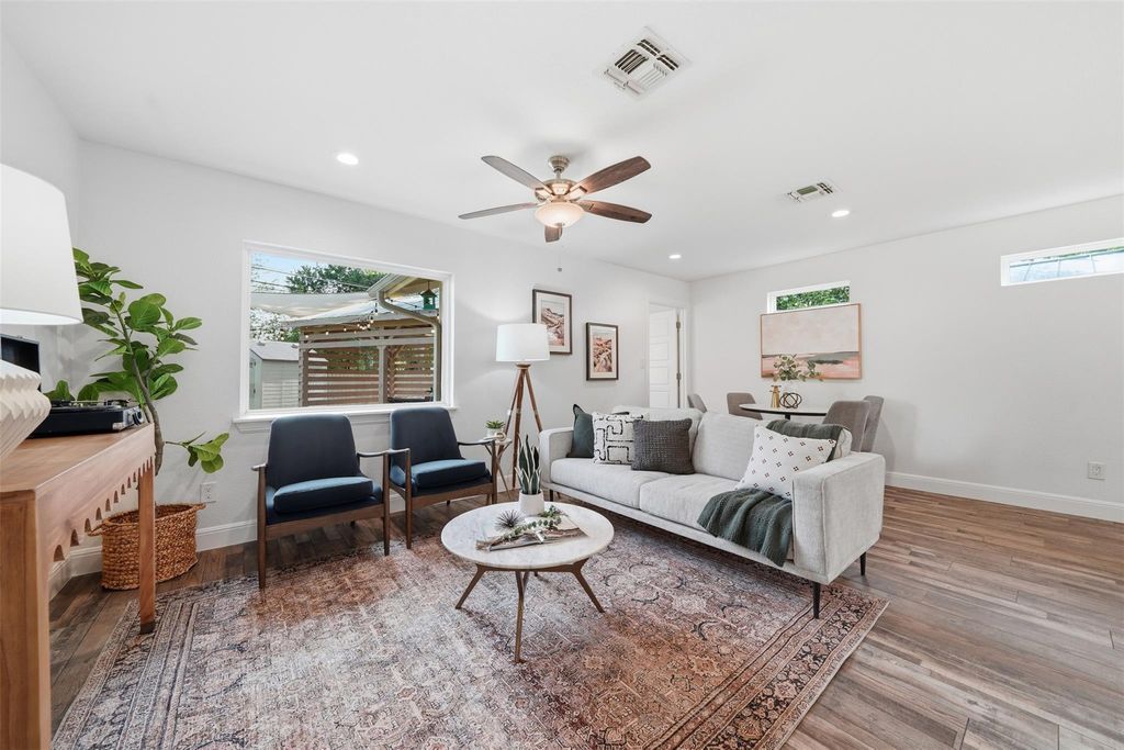 1317 Corona DR, Austin, TX 78723