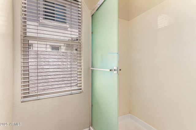 6804 W LONE CACTUS Drive, Glendale, AZ 85308