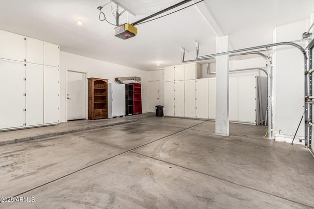 6804 W LONE CACTUS Drive, Glendale, AZ 85308