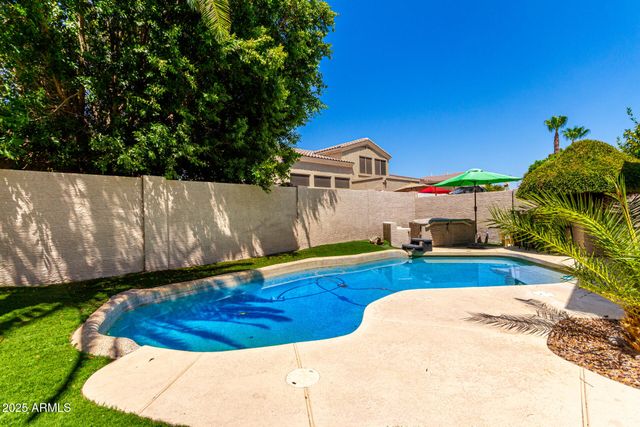 6804 W LONE CACTUS Drive, Glendale, AZ 85308