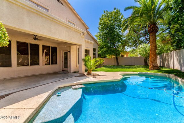 6804 W LONE CACTUS Drive, Glendale, AZ 85308