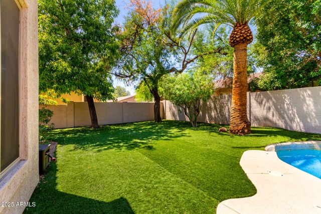 6804 W LONE CACTUS Drive, Glendale, AZ 85308