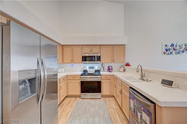5671 Whale Watch Street, Las Vegas, NV 89113