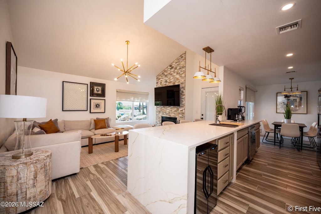 3210 E Calle de la Punta Apt 6, Tucson, AZ 85718