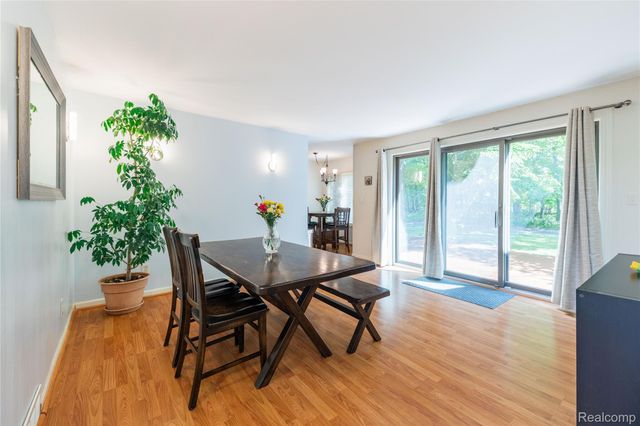 9422 Hawthorne Glen Drive, Grosse Ile Township, MI 48138