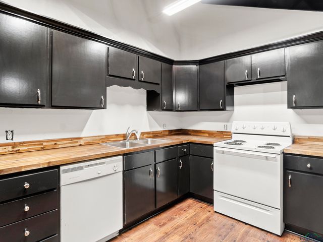 2026 East Lake, Gladewater, TX 75647