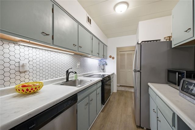 53 Highland Rd 401, Bethel Park, PA 15102