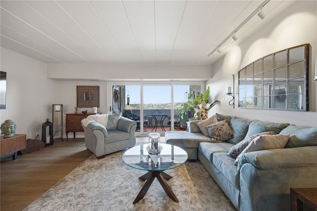 53 Highland Rd 401, Bethel Park, PA 15102