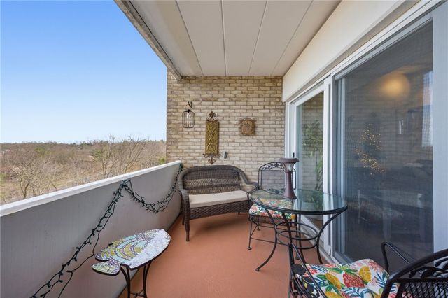 53 Highland Rd 401, Bethel Park, PA 15102