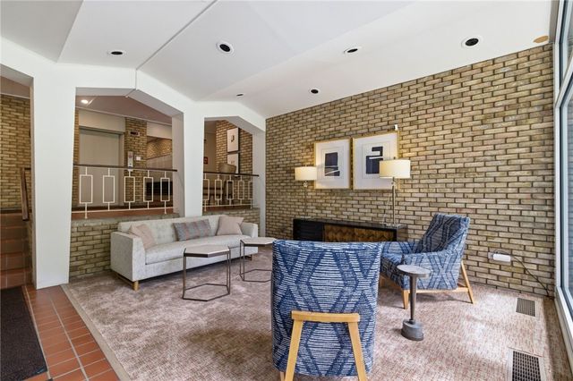 53 Highland Rd 401, Bethel Park, PA 15102