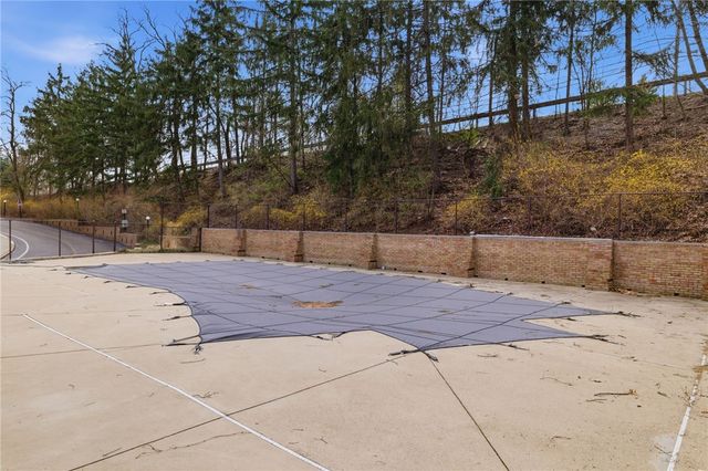 53 Highland Rd 401, Bethel Park, PA 15102