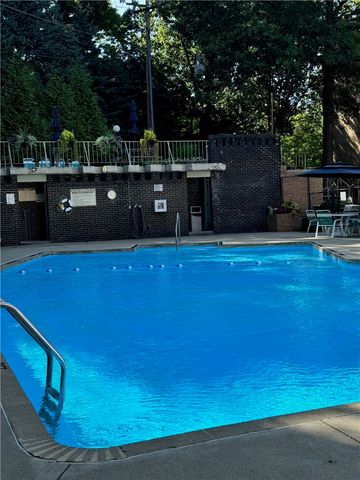 53 Highland Rd 401, Bethel Park, PA 15102