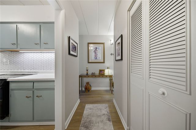 53 Highland Rd 401, Bethel Park, PA 15102