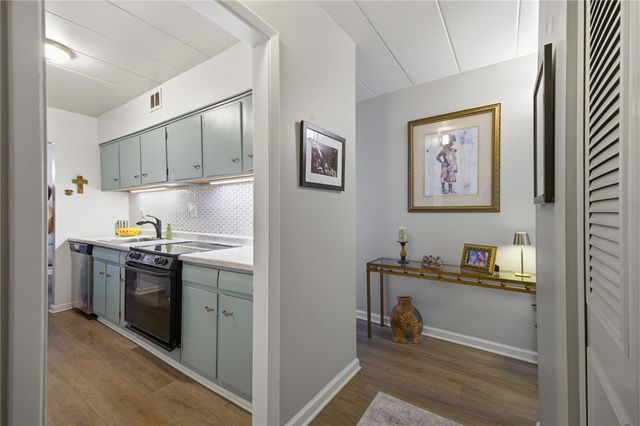 53 Highland Rd 401, Bethel Park, PA 15102