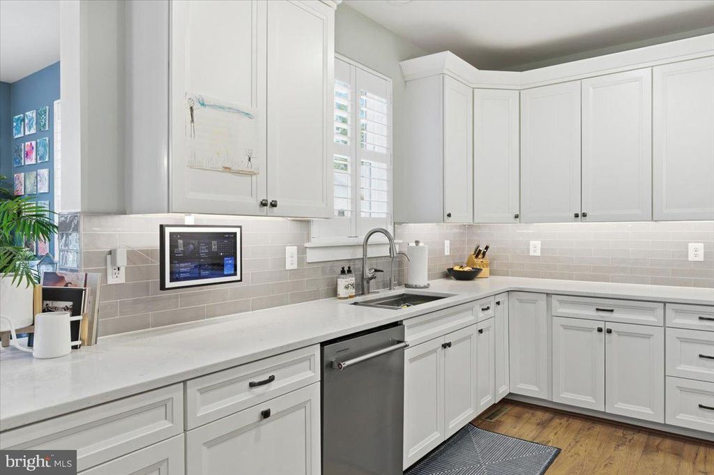 Image 17 of property listing at 402 RUYSCH LN, Gambrills, MD 21054