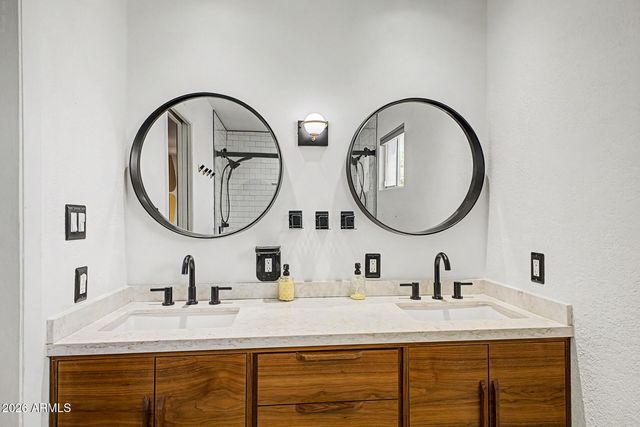 306 W CAMINO Vista, Phoenix, AZ 85021