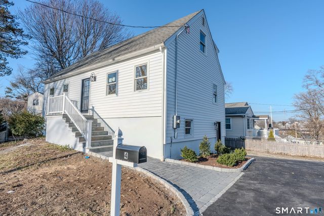 4 Robins Square East, Norwalk, CT 06854