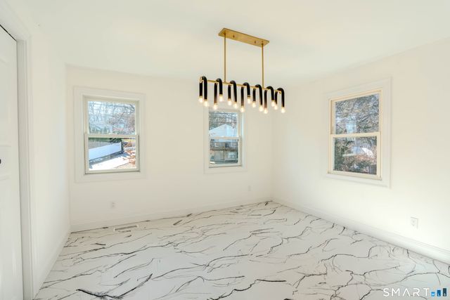 4 Robins Square East, Norwalk, CT 06854