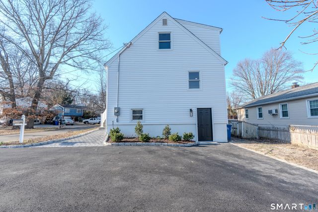 4 Robins Square East, Norwalk, CT 06854