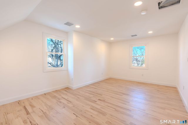 4 Robins Square East, Norwalk, CT 06854